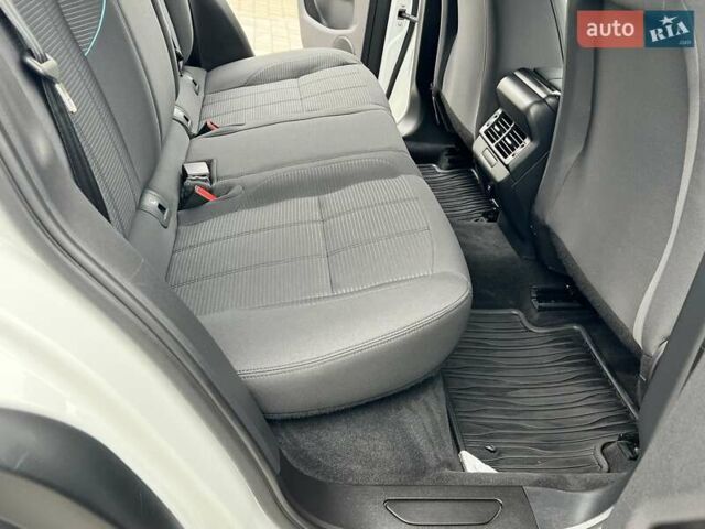 Белый Ленд Ровер Рендж Ровер Эвок, объемом двигателя 2 л и пробегом 40 тыс. км за 30950 $, фото 70 на Automoto.ua