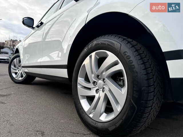 Білий Ленд Ровер Рендж Ровер Евок, об'ємом двигуна 2 л та пробігом 40 тис. км за 29990 $, фото 40 на Automoto.ua