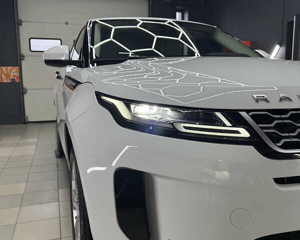 Белый Ленд Ровер Рендж Ровер Эвок, объемом двигателя 2 л и пробегом 57 тыс. км за 30899 $, фото 1 на Automoto.ua