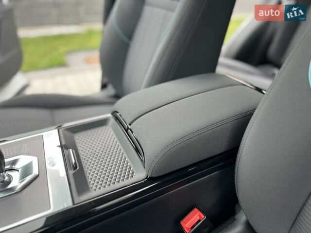 Белый Ленд Ровер Рендж Ровер Эвок, объемом двигателя 2 л и пробегом 40 тыс. км за 30950 $, фото 44 на Automoto.ua