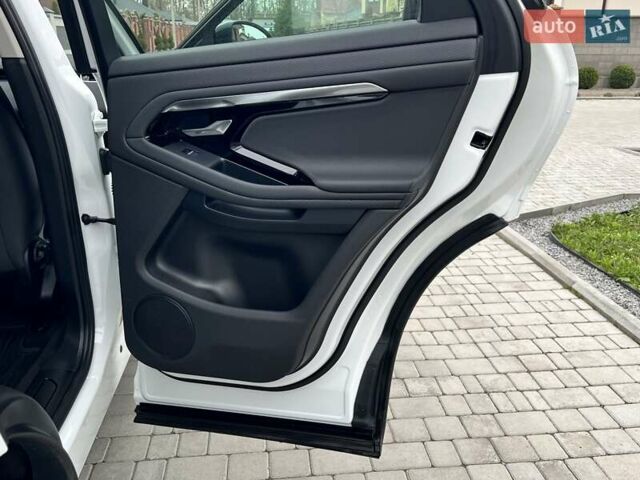 Белый Ленд Ровер Рендж Ровер Эвок, объемом двигателя 2 л и пробегом 40 тыс. км за 30950 $, фото 68 на Automoto.ua