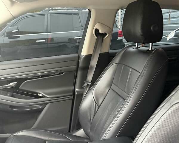 Белый Ленд Ровер Рендж Ровер Эвок, объемом двигателя 2 л и пробегом 85 тыс. км за 36000 $, фото 5 на Automoto.ua