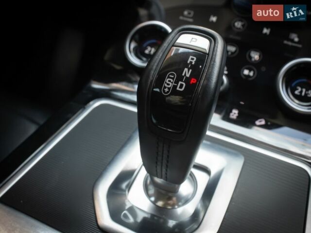 Белый Ленд Ровер Рендж Ровер Эвок, объемом двигателя 2 л и пробегом 88 тыс. км за 28000 $, фото 29 на Automoto.ua