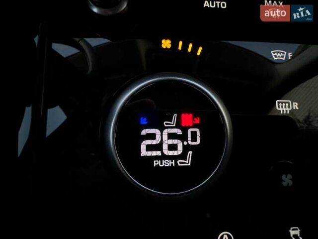 Білий Ленд Ровер Рендж Ровер Евок, об'ємом двигуна 2 л та пробігом 40 тис. км за 29990 $, фото 69 на Automoto.ua