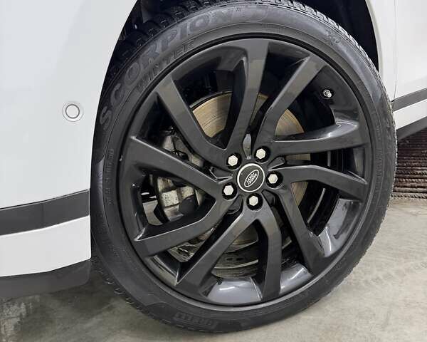 Білий Ленд Ровер Рендж Ровер Евок, об'ємом двигуна 2 л та пробігом 59 тис. км за 25999 $, фото 4 на Automoto.ua