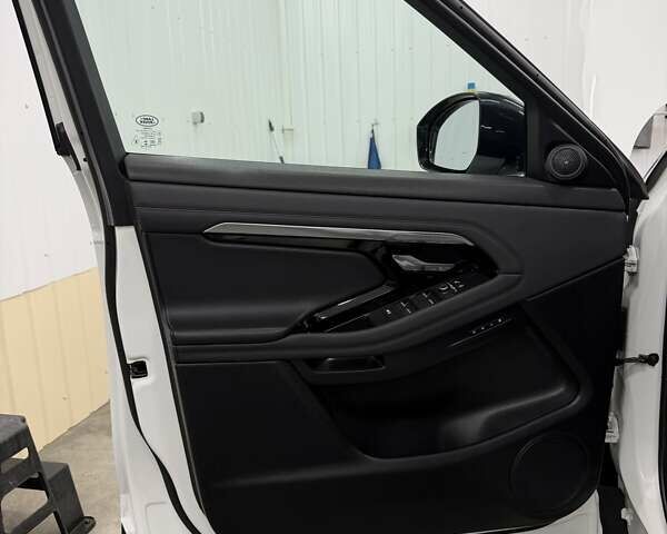 Білий Ленд Ровер Рендж Ровер Евок, об'ємом двигуна 2 л та пробігом 59 тис. км за 25999 $, фото 31 на Automoto.ua