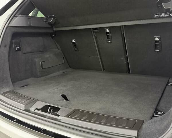 Білий Ленд Ровер Рендж Ровер Евок, об'ємом двигуна 2 л та пробігом 59 тис. км за 25999 $, фото 38 на Automoto.ua