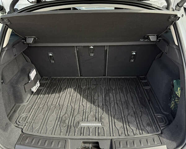 Белый Ленд Ровер Рендж Ровер Эвок, объемом двигателя 2 л и пробегом 86 тыс. км за 33000 $, фото 13 на Automoto.ua