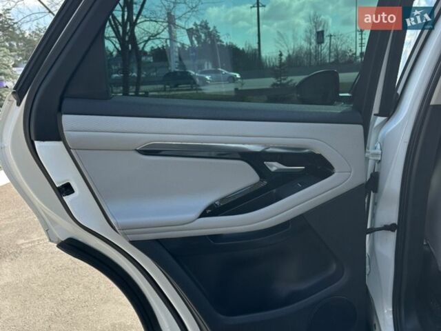 Белый Ленд Ровер Рендж Ровер Эвок, объемом двигателя 2 л и пробегом 135 тыс. км за 36000 $, фото 31 на Automoto.ua