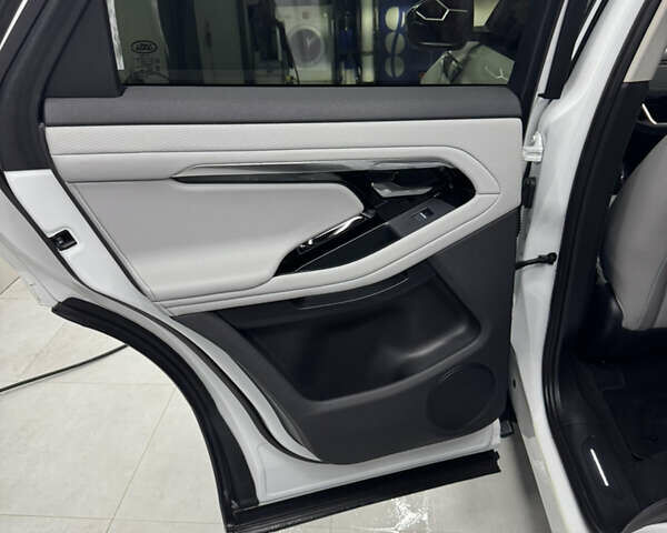 Білий Ленд Ровер Рендж Ровер Евок, об'ємом двигуна 2 л та пробігом 37 тис. км за 46000 $, фото 25 на Automoto.ua