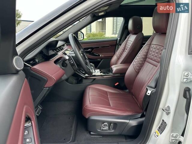 Ленд Ровер Рендж Ровер Эвок 2021 в Киеве на Automoto.ua Белый Ленд Ровер Рендж Ровер Эвок, объемом двигателя 2 л и пробегом 41 тыс. км за 48777 $, фото 18 на Automoto.ua