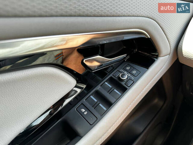 Білий Ленд Ровер Рендж Ровер Евок, об'ємом двигуна 2 л та пробігом 49 тис. км за 41999 $, фото 28 на Automoto.ua