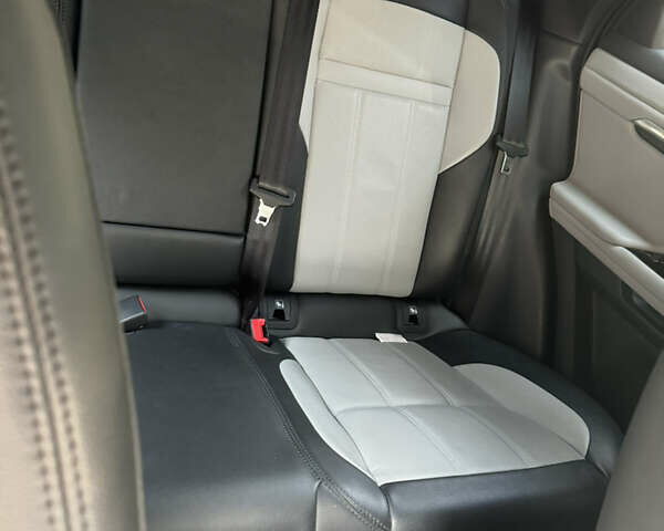 Белый Ленд Ровер Рендж Ровер Эвок, объемом двигателя 0 л и пробегом 45 тыс. км за 48000 $, фото 6 на Automoto.ua