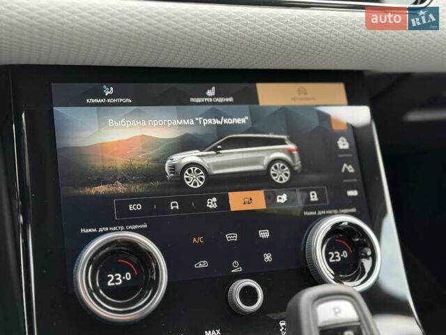 Білий Ленд Ровер Рендж Ровер Евок, об'ємом двигуна 2 л та пробігом 40 тис. км за 46000 $, фото 38 на Automoto.ua