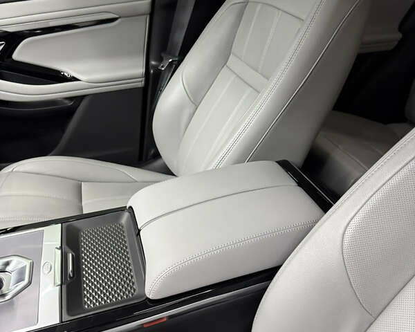 Білий Ленд Ровер Рендж Ровер Евок, об'ємом двигуна 2 л та пробігом 37 тис. км за 46000 $, фото 33 на Automoto.ua