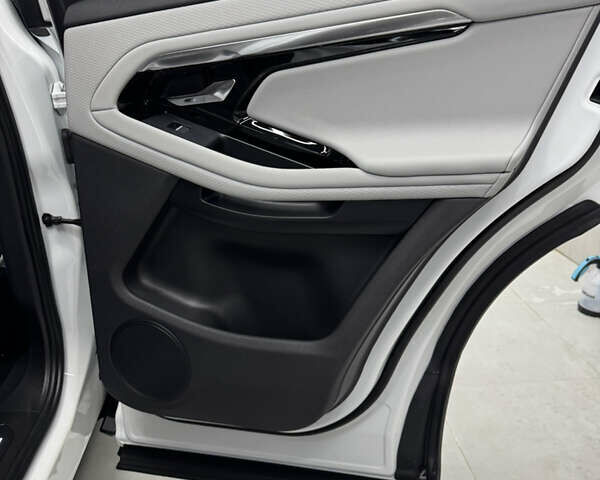 Білий Ленд Ровер Рендж Ровер Евок, об'ємом двигуна 2 л та пробігом 37 тис. км за 46000 $, фото 14 на Automoto.ua