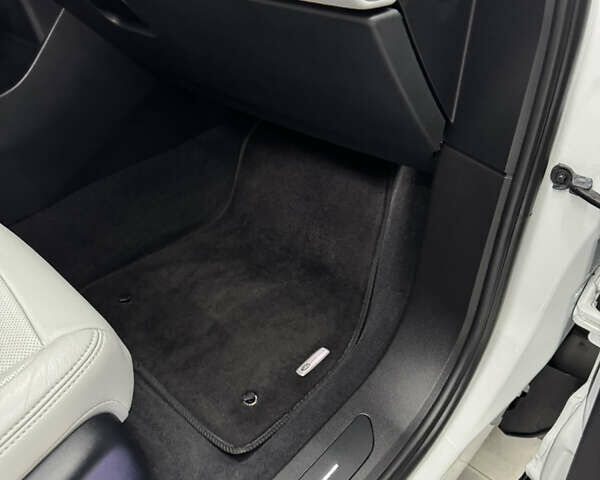 Білий Ленд Ровер Рендж Ровер Евок, об'ємом двигуна 2 л та пробігом 37 тис. км за 46000 $, фото 11 на Automoto.ua