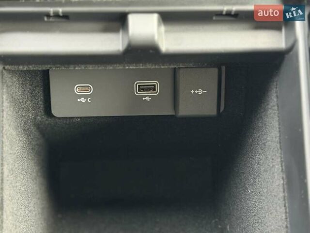 Білий Ленд Ровер Рендж Ровер Евок, об'ємом двигуна 2 л та пробігом 40 тис. км за 46000 $, фото 43 на Automoto.ua