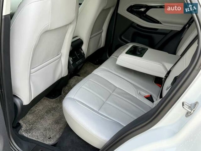 Білий Ленд Ровер Рендж Ровер Евок, об'ємом двигуна 2 л та пробігом 72 тис. км за 41500 $, фото 23 на Automoto.ua