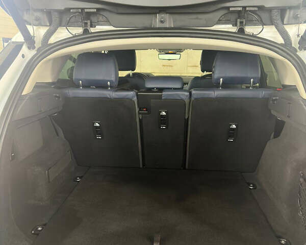 Белый Ленд Ровер Рендж Ровер Эвок, объемом двигателя 2 л и пробегом 49 тыс. км за 37300 $, фото 5 на Automoto.ua