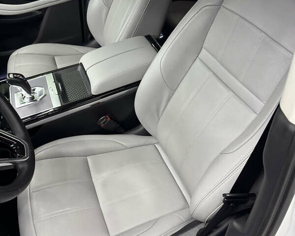 Білий Ленд Ровер Рендж Ровер Евок, об'ємом двигуна 2 л та пробігом 37 тис. км за 46000 $, фото 35 на Automoto.ua