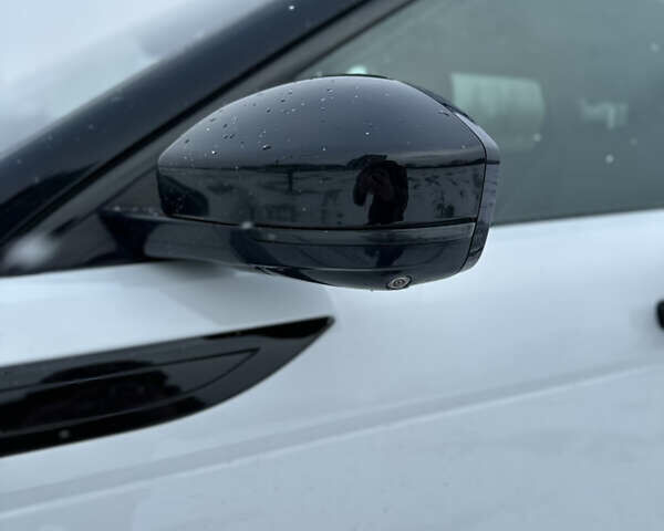 Білий Ленд Ровер Рендж Ровер Евок, об'ємом двигуна 2 л та пробігом 76 тис. км за 34999 $, фото 15 на Automoto.ua