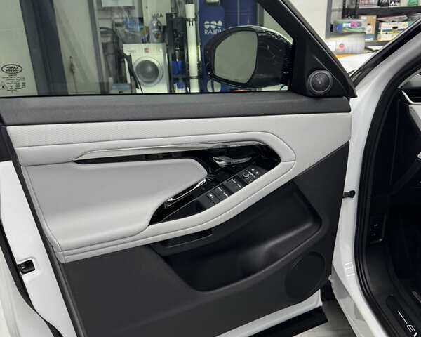 Білий Ленд Ровер Рендж Ровер Евок, об'ємом двигуна 2 л та пробігом 37 тис. км за 46000 $, фото 43 на Automoto.ua