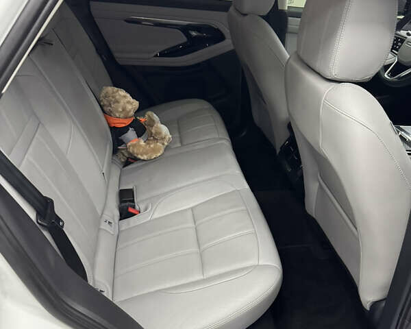 Білий Ленд Ровер Рендж Ровер Евок, об'ємом двигуна 2 л та пробігом 37 тис. км за 46000 $, фото 16 на Automoto.ua