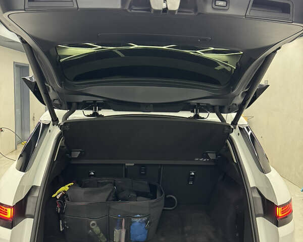 Білий Ленд Ровер Рендж Ровер Евок, об'ємом двигуна 2 л та пробігом 37 тис. км за 46000 $, фото 22 на Automoto.ua