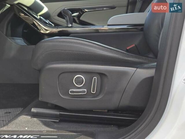 Белый Ленд Ровер Рендж Ровер Эвок, объемом двигателя 2 л и пробегом 34 тыс. км за 47900 $, фото 18 на Automoto.ua