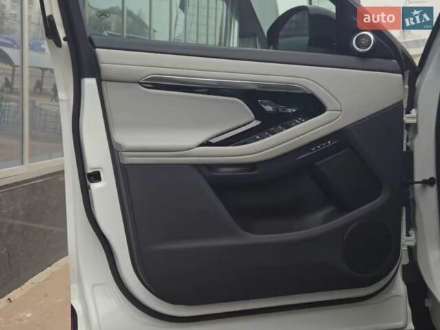 Белый Ленд Ровер Рендж Ровер Эвок, объемом двигателя 2 л и пробегом 34 тыс. км за 49900 $, фото 11 на Automoto.ua