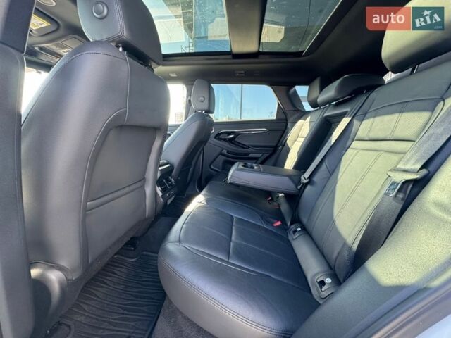 Белый Ленд Ровер Рендж Ровер Эвок, объемом двигателя 2 л и пробегом 21 тыс. км за 41999 $, фото 14 на Automoto.ua