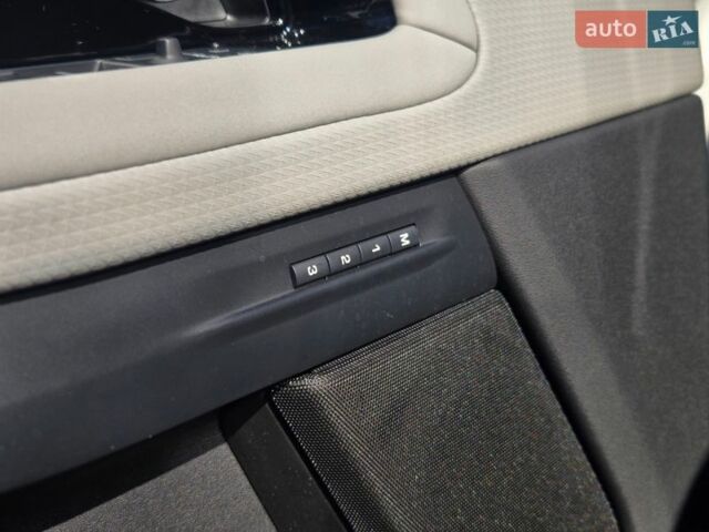 Білий Ленд Ровер Рендж Ровер Евок, об'ємом двигуна 2 л та пробігом 37 тис. км за 44900 $, фото 14 на Automoto.ua