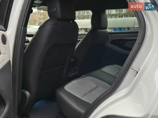 Белый Ленд Ровер Рендж Ровер Эвок, объемом двигателя 2 л и пробегом 34 тыс. км за 49900 $, фото 16 на Automoto.ua