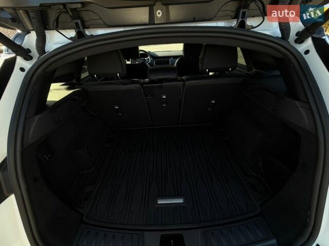 Білий Ленд Ровер Рендж Ровер Евок, об'ємом двигуна 2 л та пробігом 84 тис. км за 36500 $, фото 27 на Automoto.ua