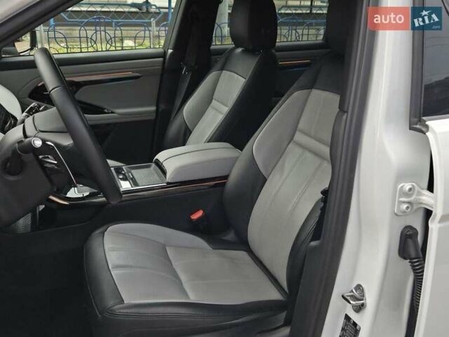 Білий Ленд Ровер Рендж Ровер Евок, об'ємом двигуна 2 л та пробігом 34 тис. км за 51800 $, фото 10 на Automoto.ua