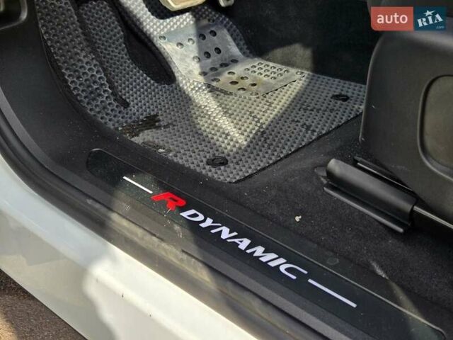 Белый Ленд Ровер Рендж Ровер Эвок, объемом двигателя 2 л и пробегом 34 тыс. км за 48900 $, фото 35 на Automoto.ua