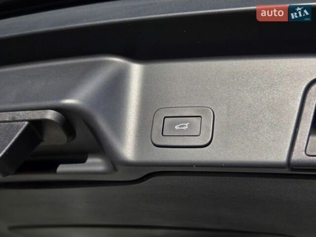 Білий Ленд Ровер Рендж Ровер Евок, об'ємом двигуна 2 л та пробігом 37 тис. км за 44900 $, фото 35 на Automoto.ua