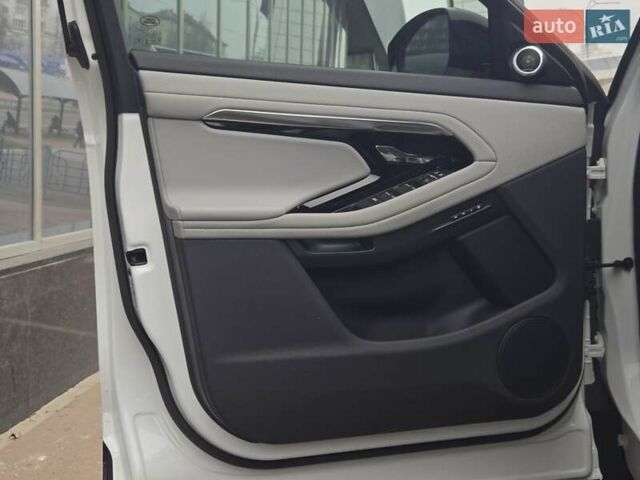 Білий Ленд Ровер Рендж Ровер Евок, об'ємом двигуна 2 л та пробігом 34 тис. км за 51800 $, фото 17 на Automoto.ua