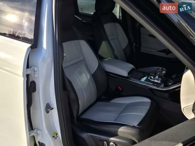 Белый Ленд Ровер Рендж Ровер Эвок, объемом двигателя 2 л и пробегом 34 тыс. км за 48900 $, фото 12 на Automoto.ua