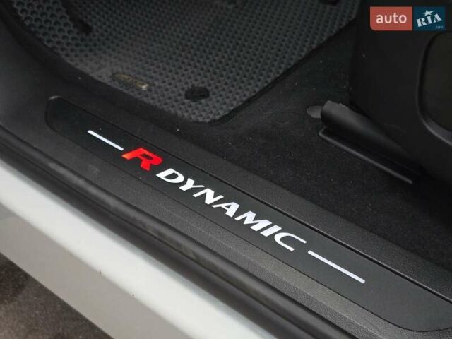 Білий Ленд Ровер Рендж Ровер Евок, об'ємом двигуна 2 л та пробігом 34 тис. км за 51800 $, фото 36 на Automoto.ua