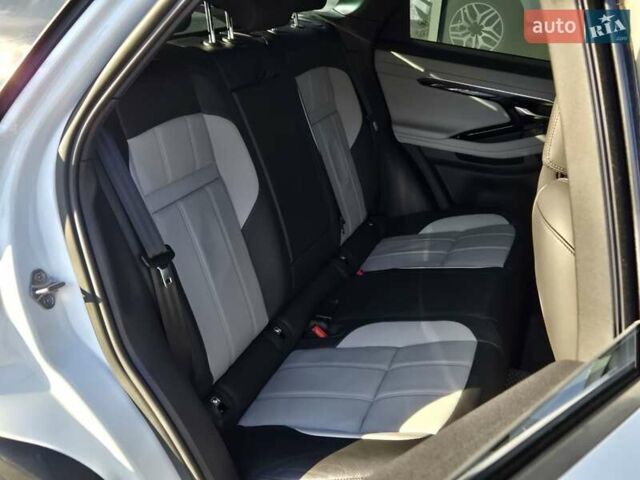 Белый Ленд Ровер Рендж Ровер Эвок, объемом двигателя 2 л и пробегом 34 тыс. км за 47900 $, фото 22 на Automoto.ua