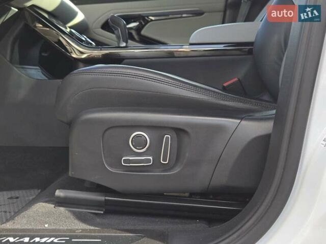 Белый Ленд Ровер Рендж Ровер Эвок, объемом двигателя 2 л и пробегом 34 тыс. км за 48900 $, фото 10 на Automoto.ua