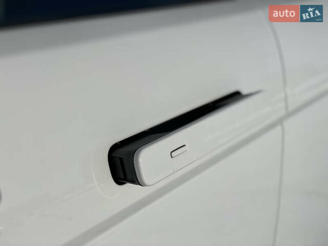 Білий Ленд Ровер Рендж Ровер Евок, об'ємом двигуна 2 л та пробігом 41 тис. км за 47500 $, фото 10 на Automoto.ua