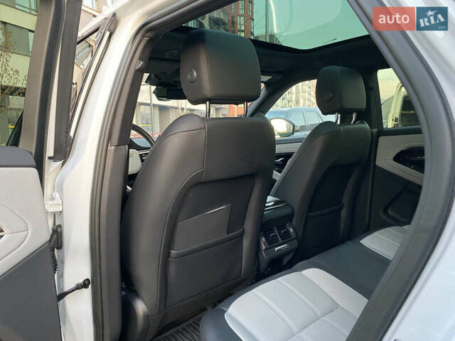 Белый Ленд Ровер Рендж Ровер Эвок, объемом двигателя 2 л и пробегом 41 тыс. км за 51990 $, фото 20 на Automoto.ua