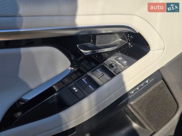 Білий Ленд Ровер Рендж Ровер Евок, об'ємом двигуна 2 л та пробігом 37 тис. км за 44900 $, фото 13 на Automoto.ua