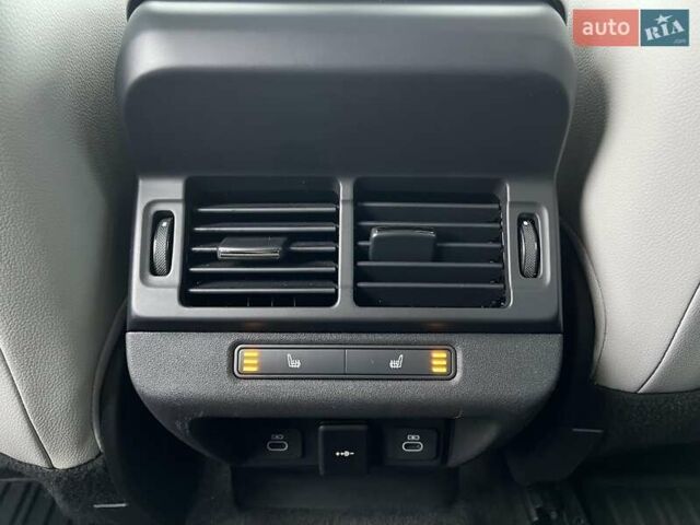 Белый Ленд Ровер Рендж Ровер Эвок, объемом двигателя 2 л и пробегом 33 тыс. км за 48900 $, фото 25 на Automoto.ua