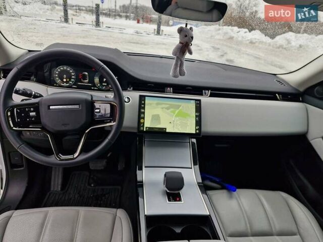 Белый Ленд Ровер Рендж Ровер Эвок, объемом двигателя 2 л и пробегом 17 тыс. км за 53000 $, фото 1 на Automoto.ua