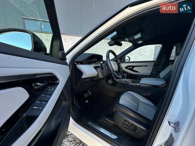 Белый Ленд Ровер Рендж Ровер Эвок, объемом двигателя 2 л и пробегом 38 тыс. км за 55000 $, фото 11 на Automoto.ua