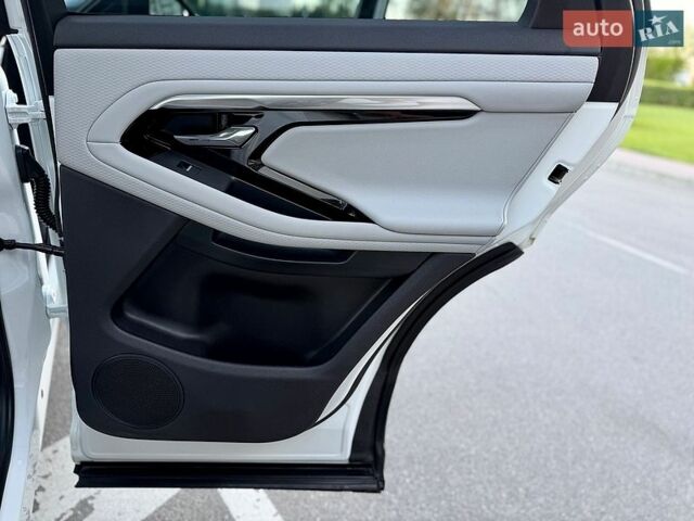 Белый Ленд Ровер Рендж Ровер Эвок, объемом двигателя 2 л и пробегом 35 тыс. км за 48800 $, фото 40 на Automoto.ua